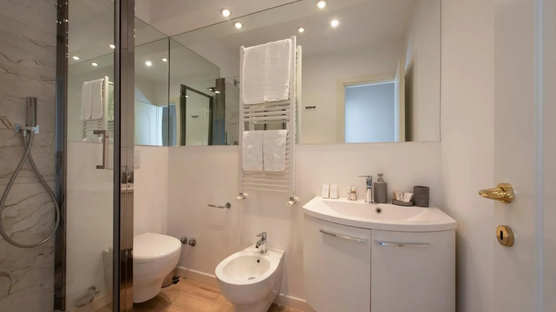 Lucrezio Caro Luxury Apartment Řím