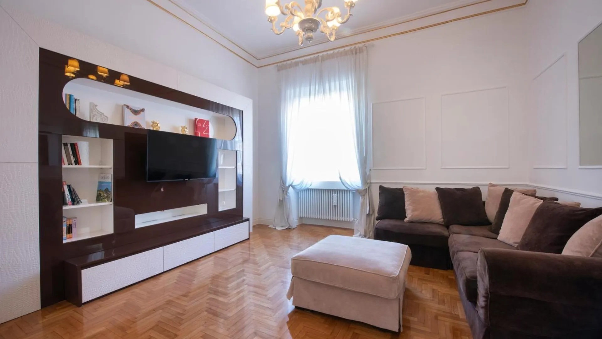Lucrezio Caro Luxury Apartment Rom