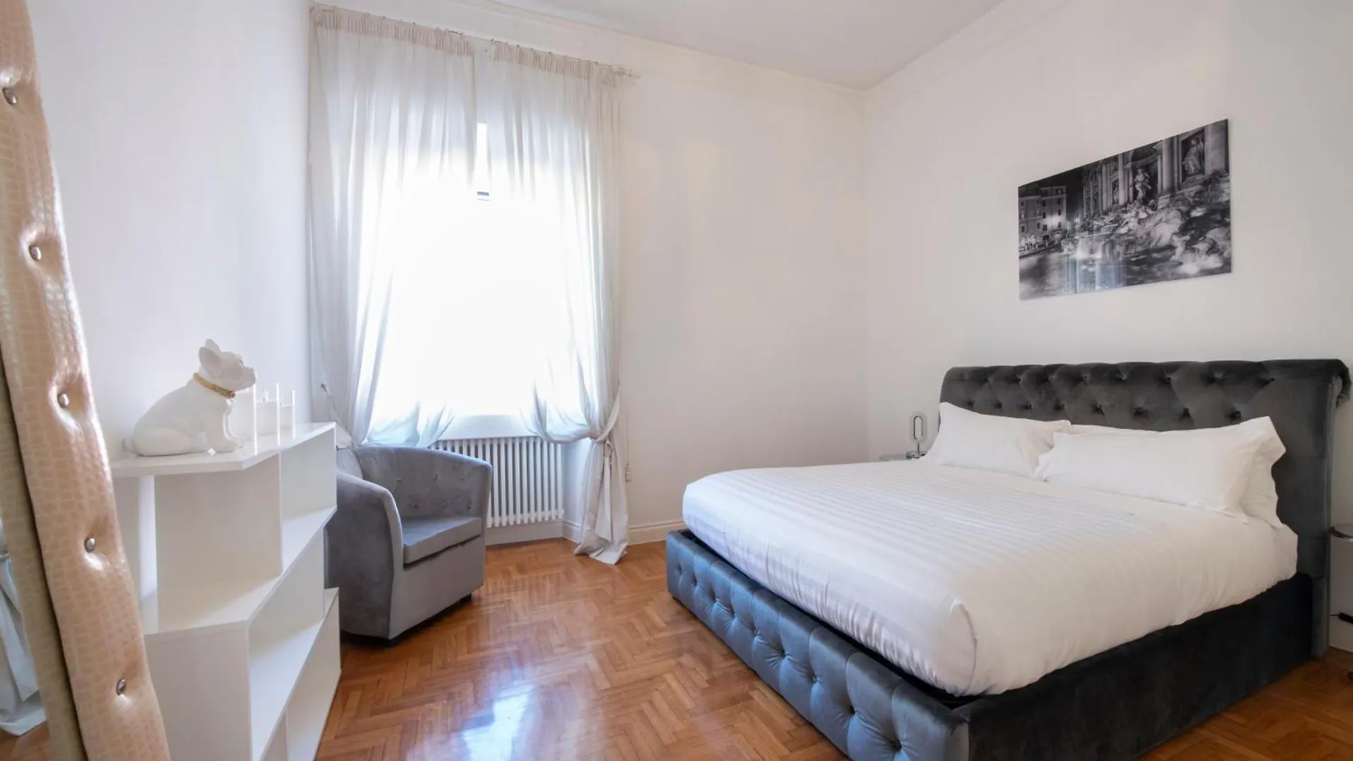 Lucrezio Caro Luxury Apartment Rome
