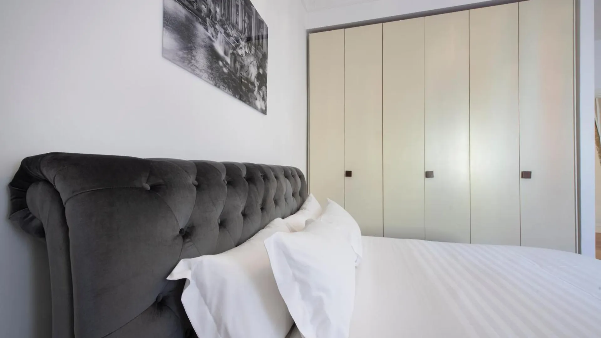 Lucrezio Caro Luxury Apartment Rom