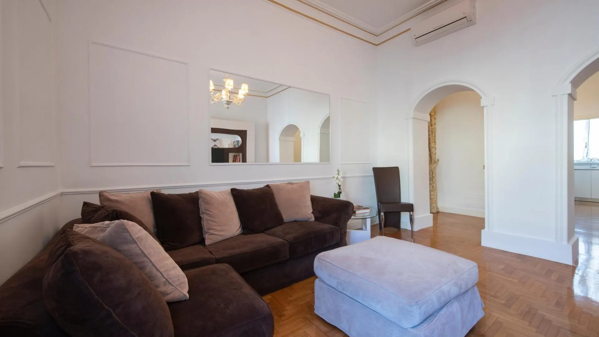 Lucrezio Caro Luxury Apartment Rom